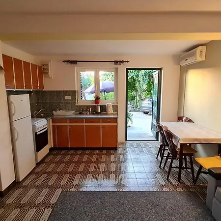 Jasmine Apartment